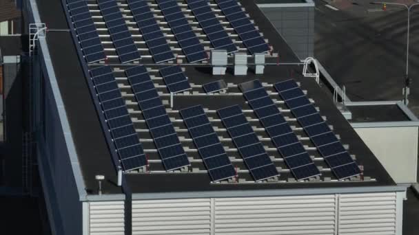 Widok Powietrza Panele Słoneczne Dachu Budynku Lato Tampere Finlandia Wsteczny — Wideo stockowe