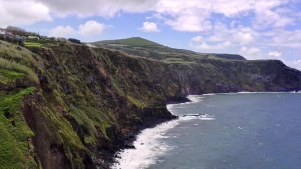 Masivos Acantilados Mar Escarpado Costa Atlántica Azores Sobrevuelo — Vídeos de Stock