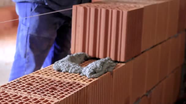 Constructeurs Construction Mur Briques Avec Briques Rouges Images Stock — Video