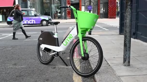 Вигляд Lime Bike Іслінгтоні Лондон Велика Британія — стокове відео