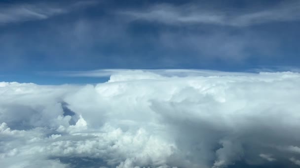 Vista Aérea Incrível Cockpit Jato Parte Superior Enorme Cumuloninbus Céu — Vídeo de Stock