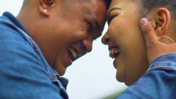 Couple Head Head Laughing Each Other — Stock Video