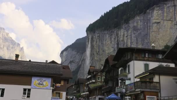 Vista Cascada Staubachfalls Desde Centro Lauterbrunnen — Vídeos de Stock