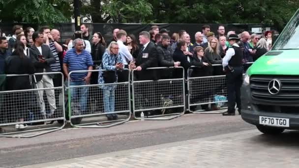 Gardez Les Gens Loin Reine Portes Vous Plaît Londres Royaume — Video