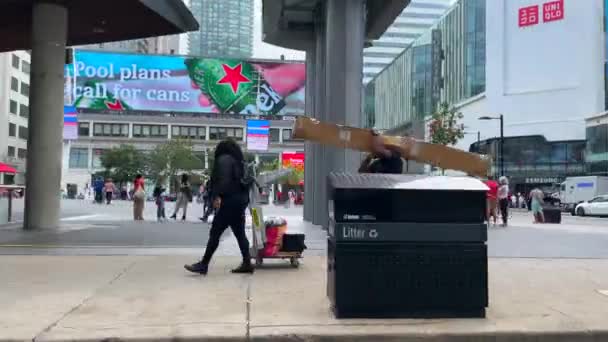 Kanada Nın Toronto Şehrinde Yonge Dundas Meydanı Ndan Geçiyoruz — Stok video