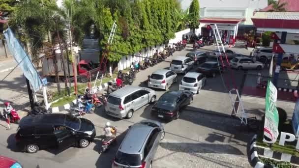 Yogyakarta Indonesia Septiembre 2022 Vista Superior Los Vehículos Repostaje Combustible — Vídeo de stock