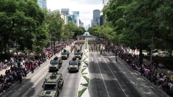 Drohnenschuss Mexikanischer Armeepanzer Bei Der Militärparade Mexiko Stadt — Stockvideo