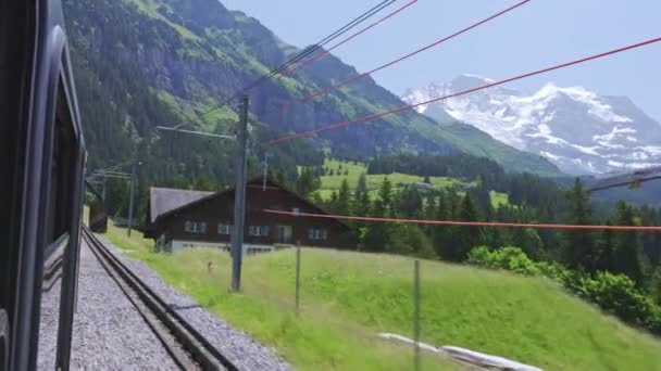 Scenic Train Ride Valley Alpok Mountain Window Alps View Lauterbrunnen — Stock videók
