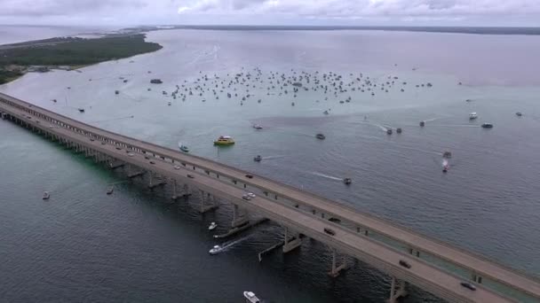 Destin Köprüsünün Yengeç Adası Nın Insansız Hava Aracı Görüntüsünü Tarıyorum — Stok video