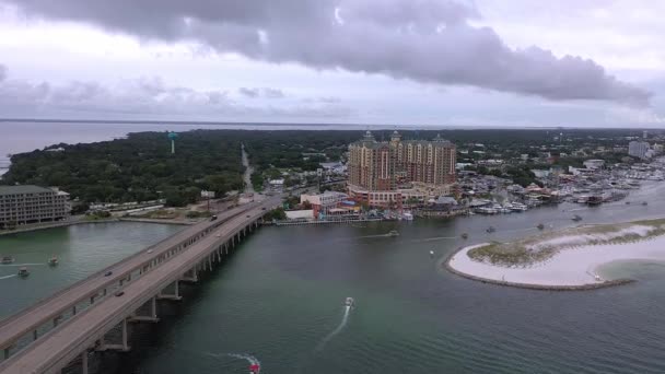 Terbang Jauh Melihat Dari Destin Florida Pelabuhan Dan Turun Sisi — Stok Video