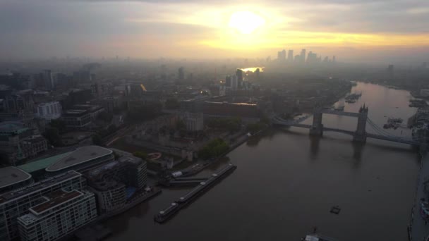 Vue Aérienne Cinématique Londres Angleterre Coucher Soleil Tower Bridge Thames — Video