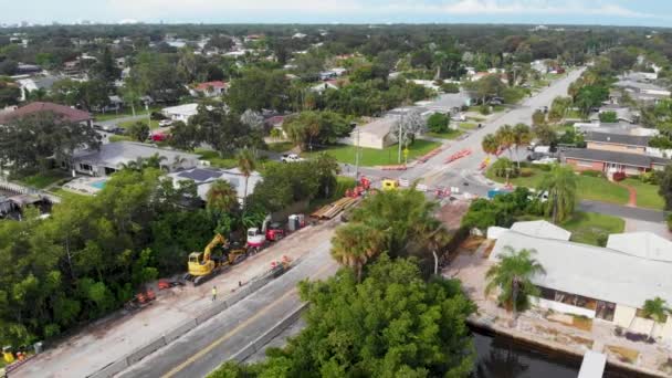 Drohnenvideo Der Brückenreparaturtrupps Auf Der 40Th Avenue Bridge Petersburg Florida — Stockvideo