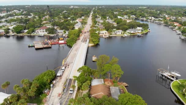 Drone Video Bridge Reparation Tampa Bay Petersburg Florida Soliga Sommardagen — Stockvideo