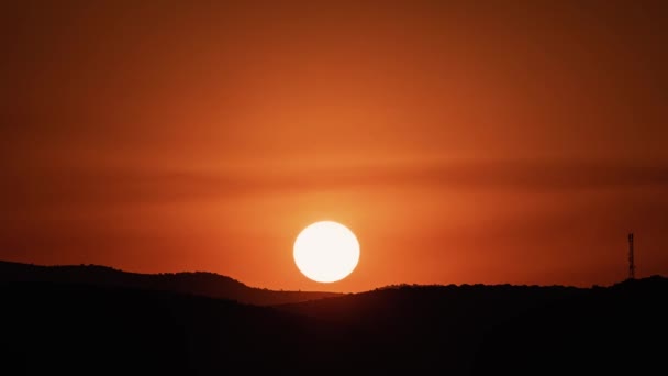 Timelapse Del Amanecer Sobre Las Montañas — Vídeos de Stock