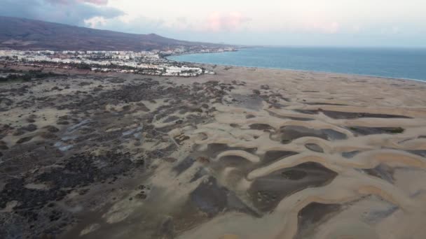 Піщані Дюни Зустрічаються Атлантичним Океаном Верхній Вигляд Піщаних Дюн Маспалома — стокове відео