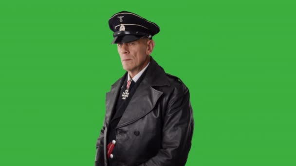 Retrato Oficial Gestapo Nazi Segunda Guerra Mundial Con Gorra Abrigo — Vídeos de Stock