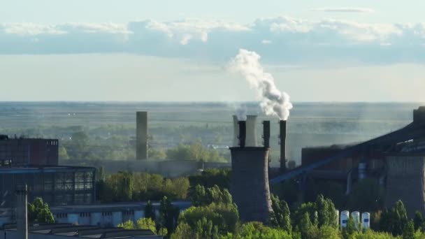 Electrocentale Galatiの煙突に出てくる喫煙 ガラティで電気と熱エネルギーの生産 ルーマニア — ストック動画