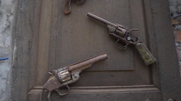 Vintage Guns Old West Nailed Wall Souvenir Being Ornament Place — Stock Video