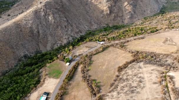 Pohled Shora Dolů Poloobydlenou Silnici Odlehlé Lokalitě Precordillera Severní Chile — Stock video