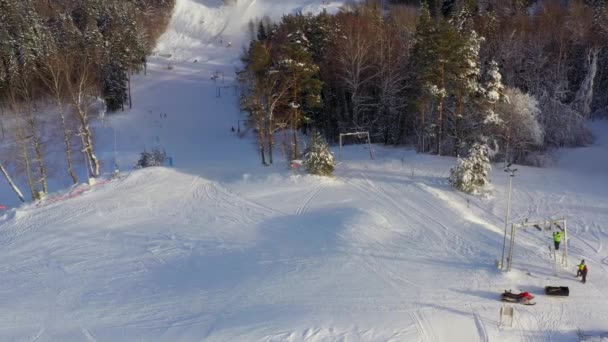 Drone Panning Lewo Odkrywając Piękne Góry Ktiorg Śniegu Vrumaa — Wideo stockowe