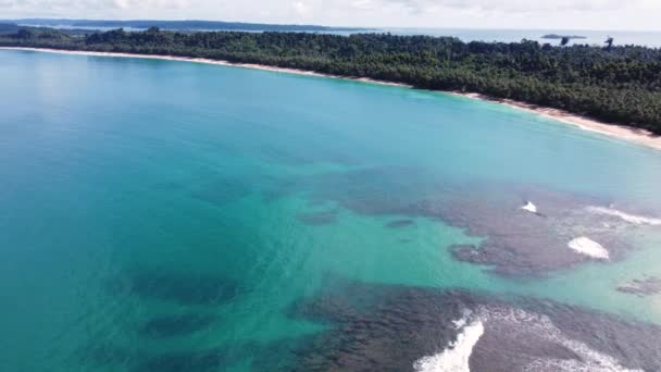Drone Vista Aérea Del Cielo Aguas Cristalinas Azul Océano Índico — Vídeos de Stock