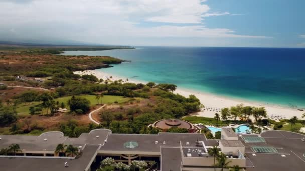Luxury Hotel Accommodation Resorts Hapuna Beach Big Island Hawaii Повітряний — стокове відео