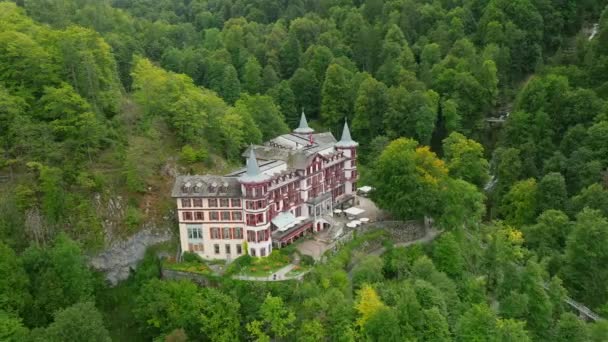 Vista Aérea Del Hotel Giessbach Cascada — Vídeo de stock