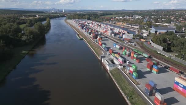 Vista Aérea Paisagem Central Boêmia Torno Mlnk Porto Carga Rio — Vídeo de Stock