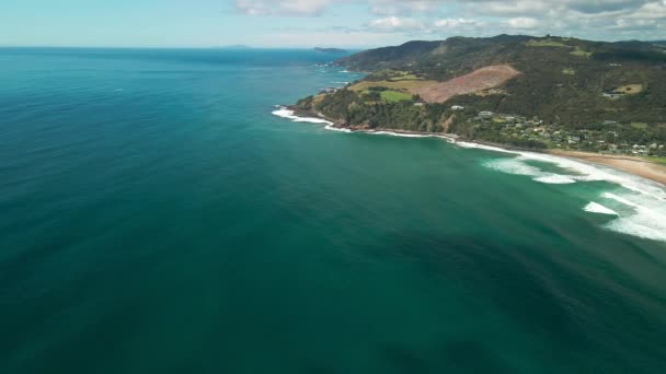 Dron Letící Přes Hot Water Beach Při Odlivu — Stock video