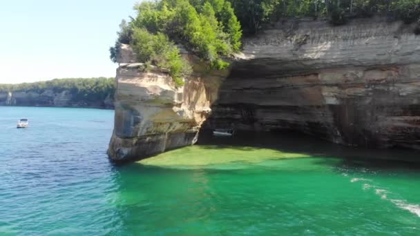 Letecké Záběry Vyobrazených Skal Jezeře Superior Michiganu — Stock video