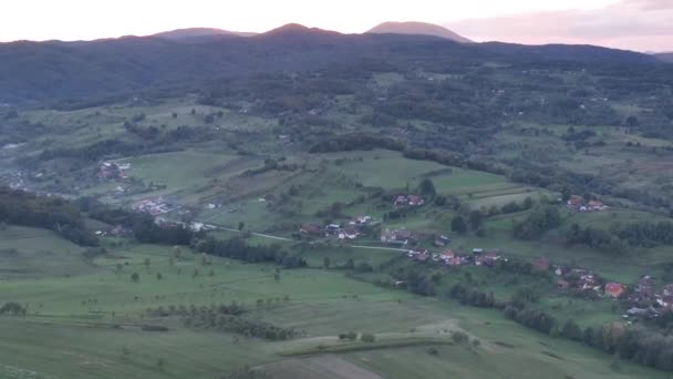 Hermoso Atardecer Sobre Pueblo — Vídeo de stock