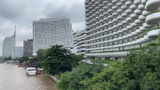 방콕에 차오프라야 내려다 보이는 샹그릴라 호텔이다 — 비디오