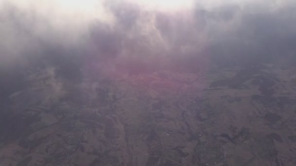 Кінематографічна Сцена Над Хмарами Низької Висоти Румунії — стокове відео