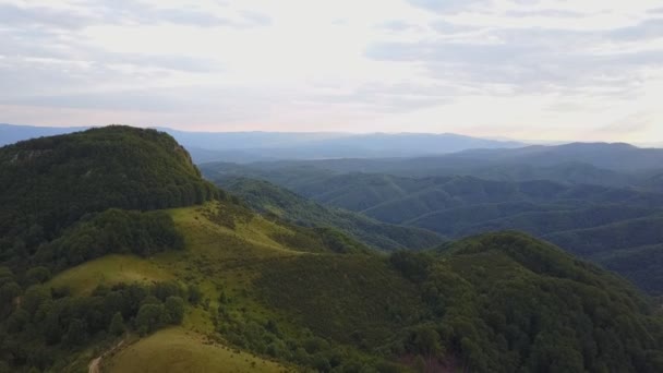 Volando Por Encima Las Montañas Apuseni Rumania — Vídeos de Stock