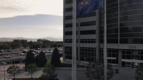 Drone Lövés Amerikai Utah Állami Zászlók — Stock videók