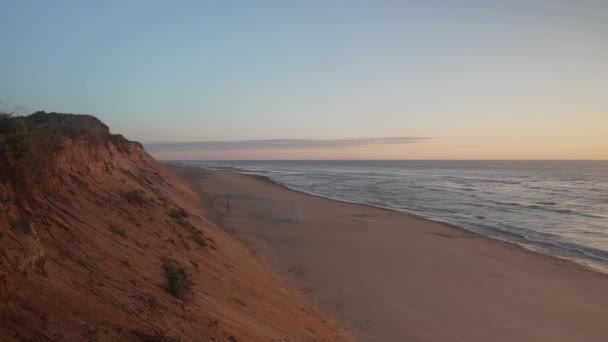 Statisk Bild Strand Klippa Och Sanddyner Cape Cod Massachusetts — Stockvideo