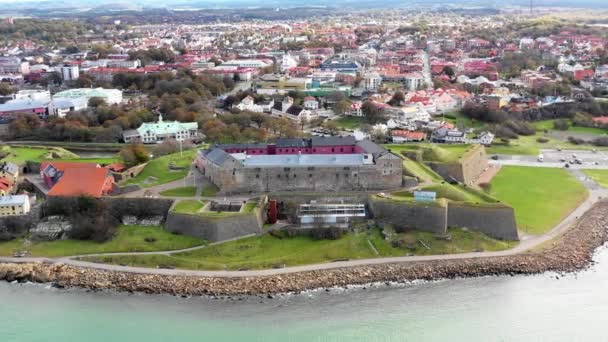 Flygfoto Över Gamla Fästningen Vid Havet Staden Bakgrunden Cirkland Land — Stockvideo