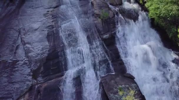Terbang Atas Air Terjun Dupont State Park North Carolina — Stok Video