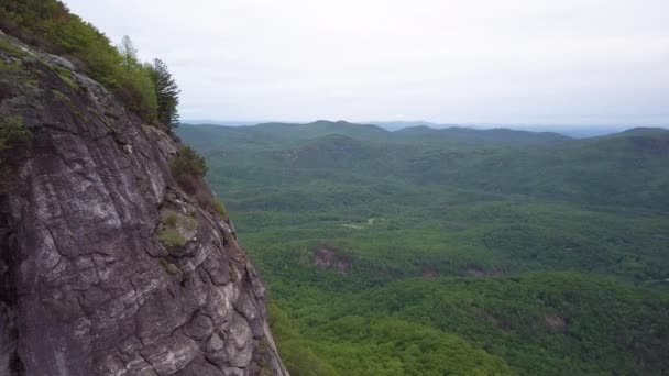 Revelación Aérea Whiteside Mountain Carolina Del Norte — Vídeos de Stock