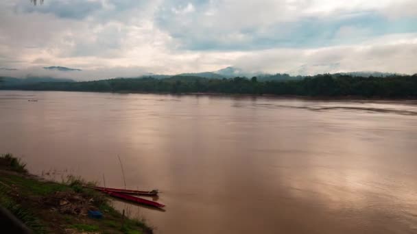 Vroege Ochtend Mist Wolken Langs Mekong — Stockvideo