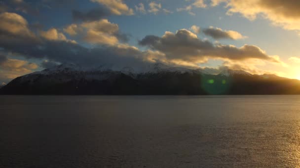 Gün Batımında Yavaş Hareket Eden Bulutlar Kenai Yarımadası Üzerinde Anchorage — Stok video