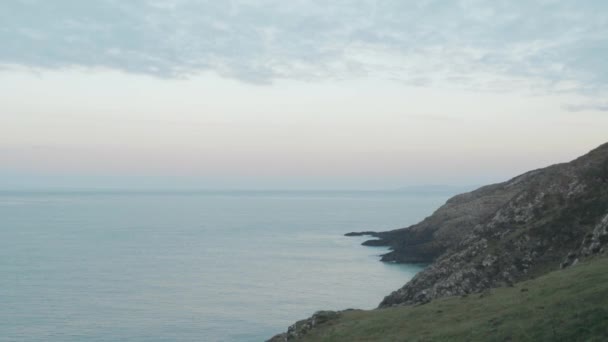 Вечірній Вид Скелясте Узбережжя Пембрукшир Уельс — стокове відео
