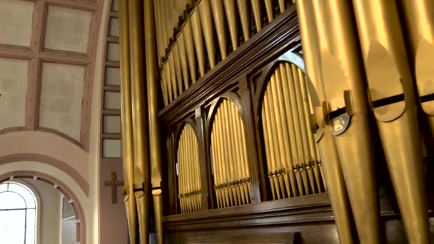 Church Pipe Organ Slow Tilt Bottom Top — Stock Video