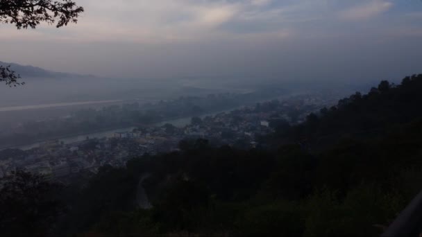Ganga Nehri Nin Dağların Köprünün Önünden Akması Haridwar Gün Batımında — Stok video