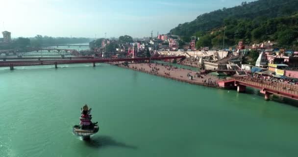 Haridwar Aerial Shot Sobre Río Sagrado Ganga Mostrando Ciudad Santa — Vídeo de stock