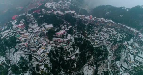 Uttarakhand Hindistan Daki Dağlık Mussoorie Kasabası Yılın Ilk Kar Yağışına — Stok video