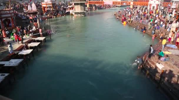 Haridwar Uttarakhand India Shot Haridwar Har Pauri Показує Пілігримів Які — стокове відео