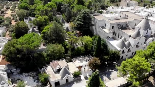 Drone Dji Prende Una Statica Panoramica Alberobello Sopra Principale Strada — Video Stock