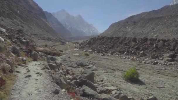 Zicht Gangotri Gaumukh Trek Trek Brengt Naar Gomukh Koeienbek Mythologische — Stockvideo