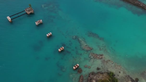 섬들이 청록색 다리를 공중에서 내려다본 — 비디오